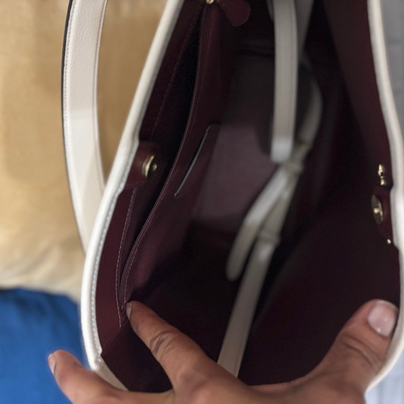 Coach Cream Leather Shoulder Bag - Picture 3 of 5